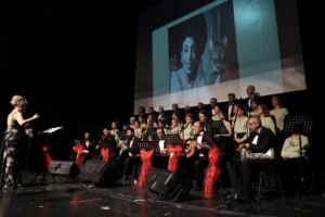 Bursa Nilüfer'de Safiye Ayla anısına düzenlenen 'Ben Öksüzüm' konserinden genel görünüm