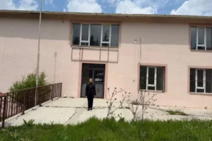 Bilecik'te restore edilerek Mahalle Konağı ve Belediye Misafirhanesi'ne dönüştürülen eski okul binası