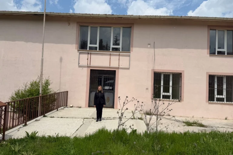 Bilecik'te restore edilerek Mahalle Konağı ve Belediye Misafirhanesi'ne dönüştürülen eski okul binası