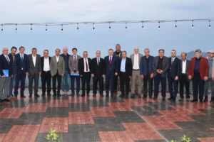 Trabzon Büyükşehir Belediye Başkanı Ahmet Metin Genç, Aygören Vadisi'nde mahalle muhtarlarıyla bir araya geldi.