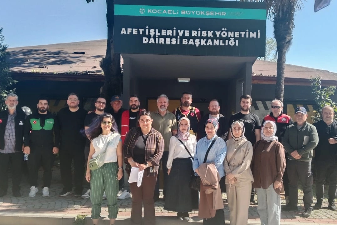 Kocaeli'de sivil toplum kuruluşlarına afetlerde haberleşme için telsiz eğitimi