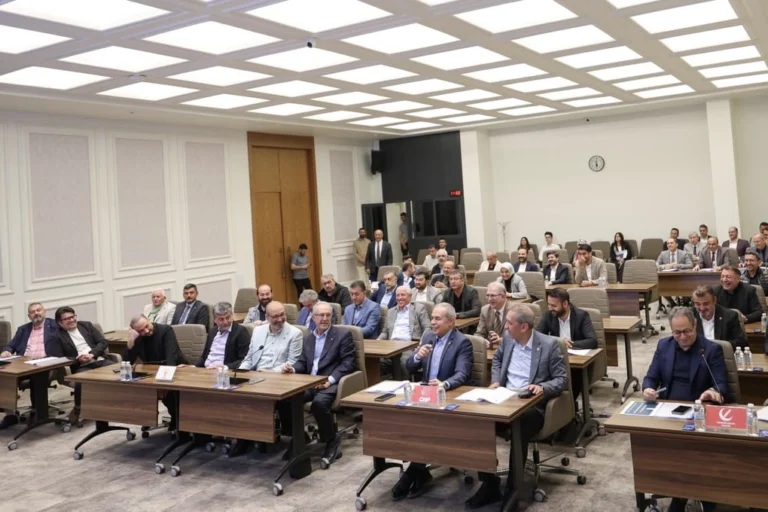 Melikgazi Belediyesi meclis toplantısı, 2025 bütçesi oybirliğiyle kabul edildi.