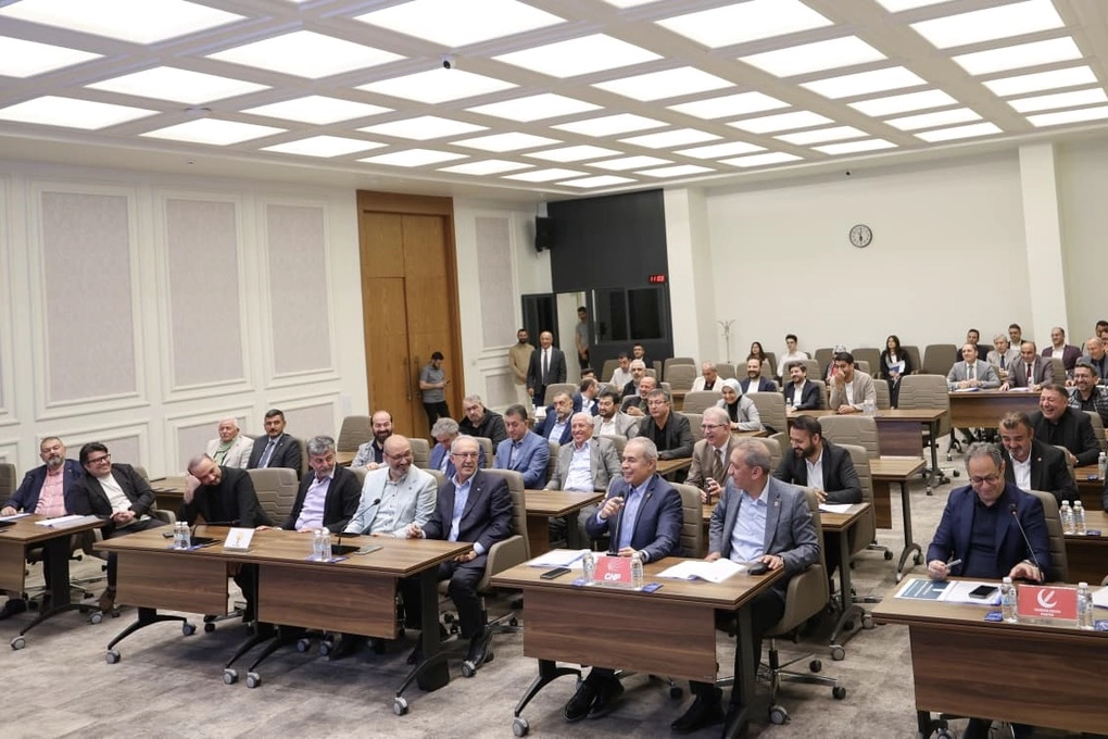 Melikgazi Belediyesi meclis toplantısı, 2025 bütçesi oybirliğiyle kabul edildi.