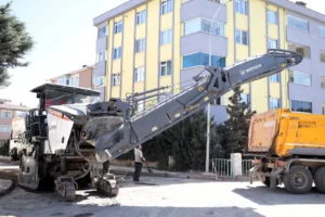 Kocaeli Körfez'de 22 kilometrelik üstyapı yenileme çalışması yapılıyor.