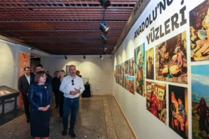 Gaziantep'te Ali Atalar'ın kartpostal koleksiyonundan seçkiler sunan Anadolu'nun Yüzleri sergisinden genel görünüm