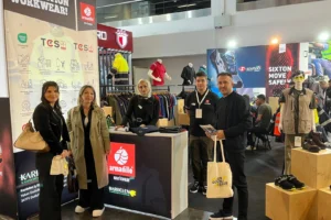 Kocaeli Büyükşehir Belediyesi İSG profesyonelleri TOSH Expo 2026'da güncel güvenlik teknolojilerini inceliyor.