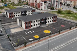 Melikgazi Belediyesi'nin Kazım Karabekir Mahallesi'ne kazandırdığı yeni ilkokul ve ortaokul binaları
