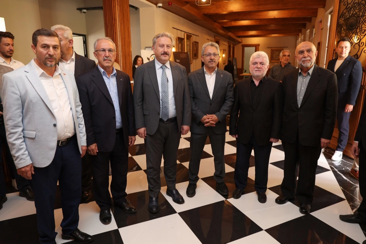 Kayseri Melikgazi'de Yazı Medeniyeti İslam Sanatları sergisinden bir görünüm
