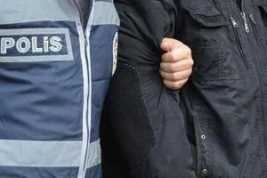 12 ilde eş zamanlı dolandırıcılık operasyonu, kamu görevlisi süsü verilerek 350 milyon TL vurgun yapıldığı belirlenen şüphelilere operasyon