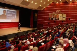 Gebze'de Klinik Psikolog Beyhan Budak'ın 'Birlikte İyi Hissetmek' söyleşisi yoğun ilgi gördü