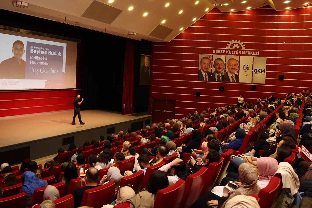 Gebze'de Klinik Psikolog Beyhan Budak'ın 'Birlikte İyi Hissetmek' söyleşisi yoğun ilgi gördü