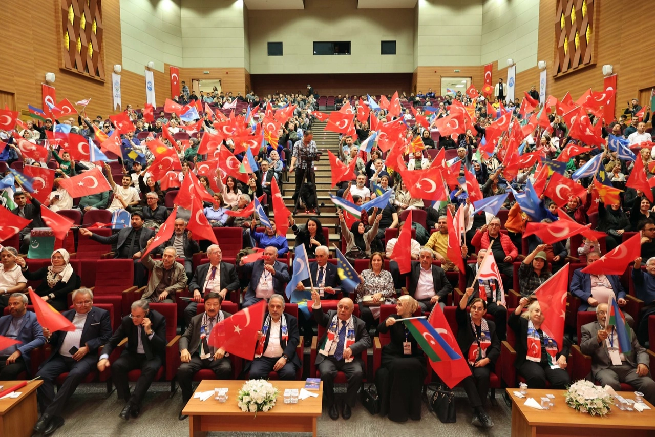 Uluslararası Türkoloji Zirvesi'nin Talas'ta Binali Yıldırım himayesinde düzenleneceği duyuruldu.