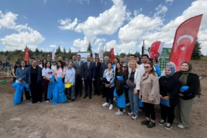 Ankara'da düzenlenen törende medya çalışanları için hatıra ormanı oluşturuldu, fidan dikimi yapıldı.