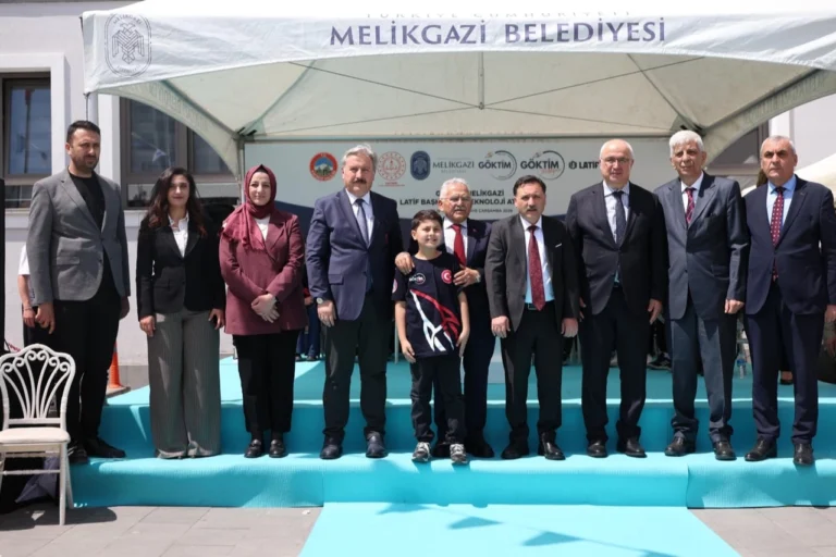 GÖKTİM Melikgazi Latif Başkal A.Ş. Teknoloji Atölyesi'nin açılışından bir görüntü