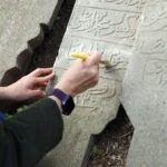 Mudanya'nın kentsel hafızası dijitalleşiyor, Osmanlı mezar taşları ve tarihi çeşmeler kayıt altına alınıyor.