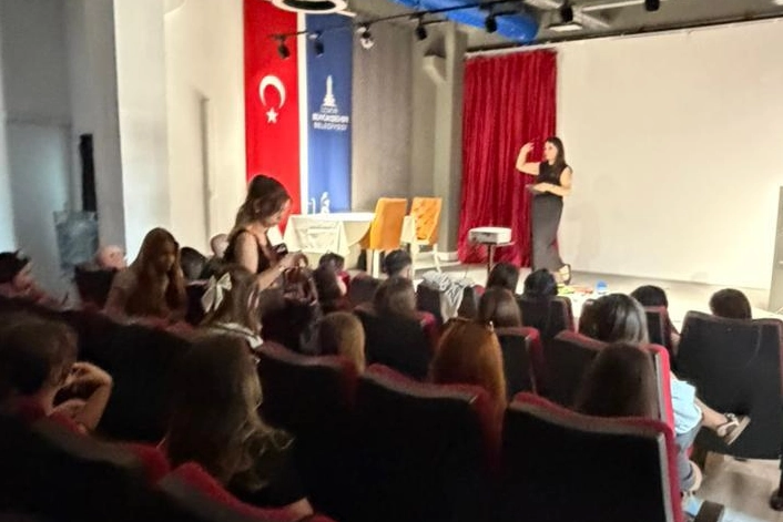 İzmir'de Alternatif ve Destekleyici İletişim Sistemi (ADİS) tanıtımı