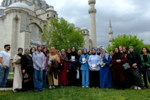 Kocaeli Belediyesi'nin 'Bir Kitap, Bir Şehir, Bir Yazar' projesi kapsamında İstanbul'da düzenlenen kültürel ve edebi gezi