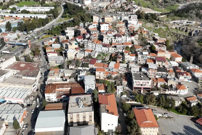 İzmir Karabağlar'da kentsel dönüşüm projesi tanıtım toplantısı
