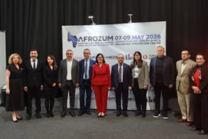 Türk yatak yan sanayi temsilcileri Güney Afrika'da düzenlenen fuarda iş birliği fırsatlarını değerlendiriyor.