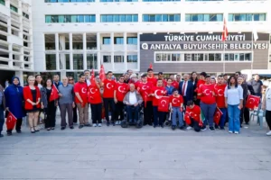 Antalya'da engelli gençler, 10-16 Mayıs Engelliler Haftası kapsamında düzenlenen törenle bir günlüğüne temsili askerlik görevini yerine getirmek üzere uğurlandı.