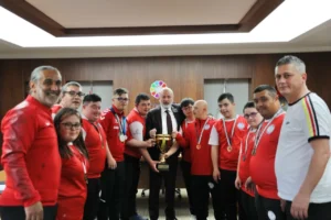 Kocasinan Belediye Başkanı Ahmet Çolakbayrakdar, Futsal Türkiye Şampiyonası'nda başarı elde eden özel sporcuları ağırladı.