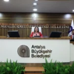 Antalyaspor atkıları takan Antalya Büyükşehir Belediyesi meclis üyeleri
