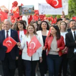 Nilüfer'de 19 Mayıs Atatürk'ü Anma, Gençlik ve Spor Bayramı kutlamaları kapsamında kortej yürüyüşü ve Adamlar konseri düzenlenecek.