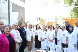 Çiğli'de tamamlanan pastacılık kursu mezuniyet töreni ve pasta yarışması