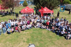 İzmit Çınar Akademisi ailesi pilav günü etkinliğinde buluştu