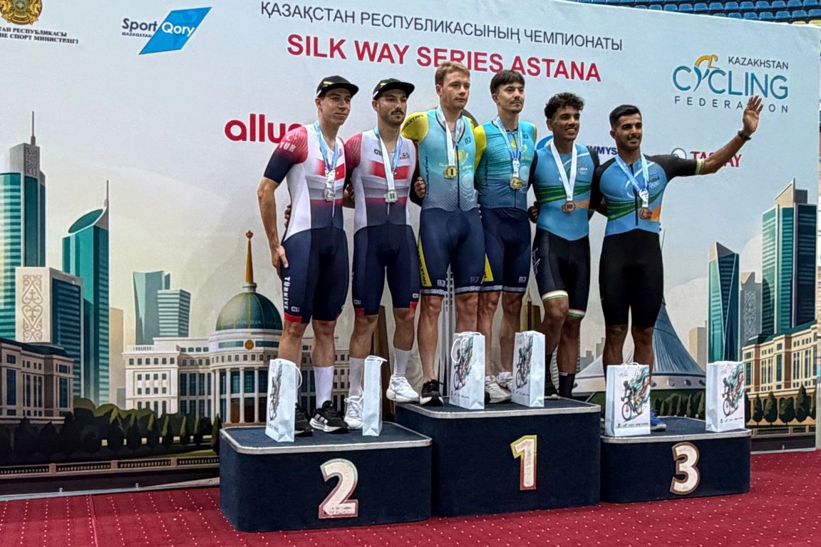 Milli bisikletçiler Astana pist bisikleti yarışlarında altın ve gümüş madalya kazandı