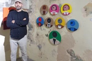 Metin Özgör'ün 'Ne Yerde Ne Gökte' sergisi açılışından genel bir görünüm
