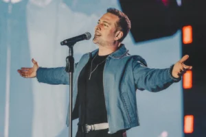 Oğuzhan Koç Eskişehir Kültür Yolu Festivali'nde sahne alırken
