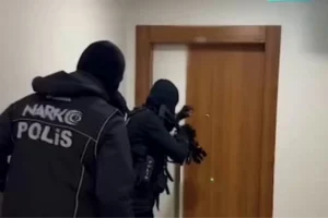 İstanbul narkotik operasyonunda kırmızı bültenle aranan uluslararası şüpheli yakalandı