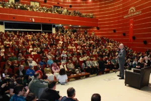Gebze'de 'Ailenin İçinde Saklı Cennet' konulu söyleşi yoğun ilgi gördü.