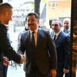 Şişli Belediye Başkan Vekili Ayhan Terzi ve Başkan Yardımcısı Şaban Demirel esnaf ziyareti sırasında