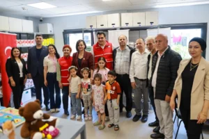 Karabağlar'da Çalıkuşu Mahallesi'nde açılan ikinci sosyal market şubesinin genel görünümü.