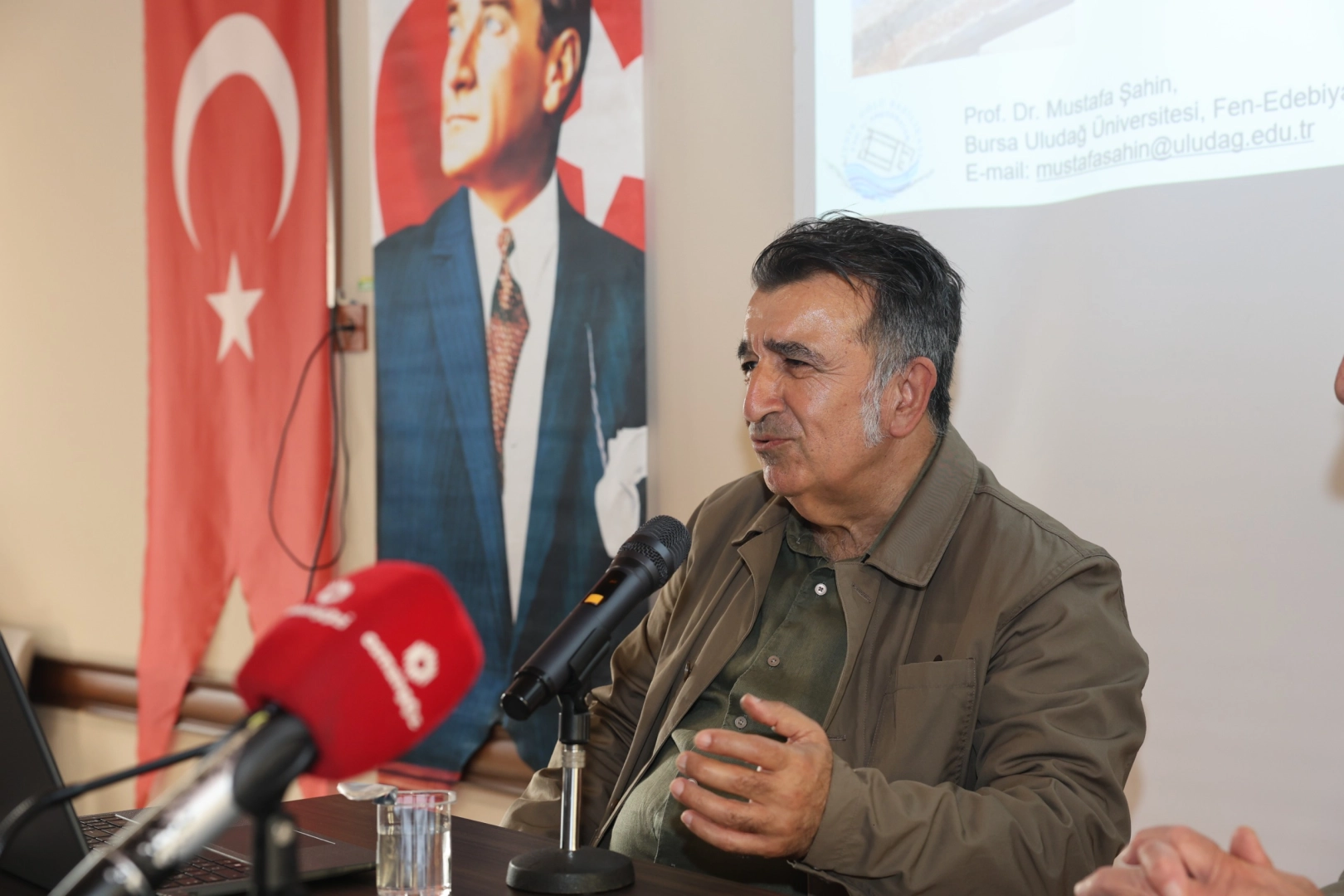 Prof. Dr. Mustafa Şahin, İznik Su Altı Bazilikası'nın 21. yüzyılın keşfi olabileceğini belirtti.