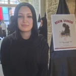 Suriyeli öğrenci Zeynep El Abuş'un Keşan'daki ilk resim sergisi açılışından bir kare.