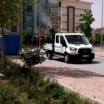 Karatay Belediyesi ekipleri Kurban Bayramı öncesinde sivrisinek ve haşerelere karşı ilaçlama yapıyor.