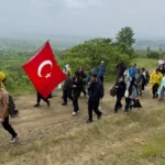Bursa İnegöl'de 19 Mayıs Gençlik Haftası kapsamında düzenlenen doğa yürüyüşü