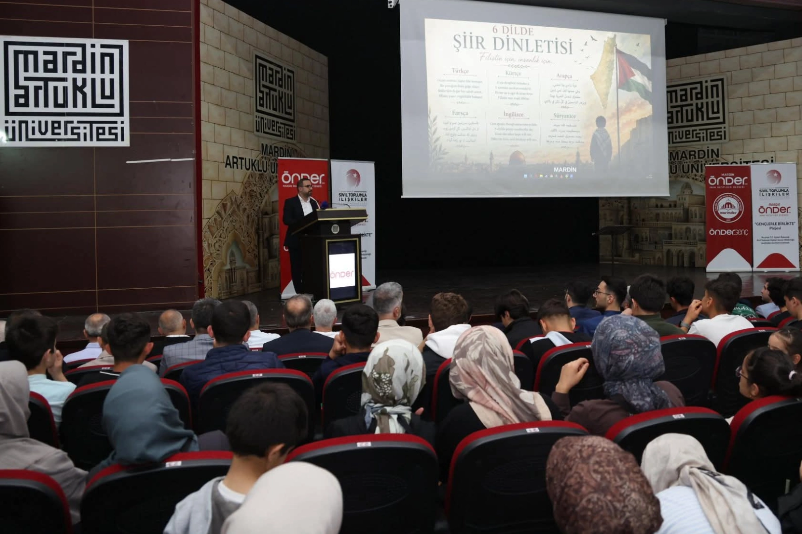 Mardin'de Gazze için düzenlenen 6 dilde şiir dinletisi etkinliği