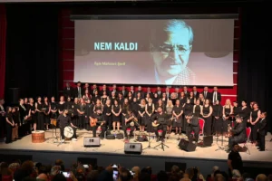 Gebze'de GESMEK Türk Halk Müziği Korosu'nun verdiği konsere katılan vatandaşlar