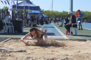 19 Mayıs Gençlik Kupası Atletizm Yarışmaları'nda mücadele eden genç sporcular