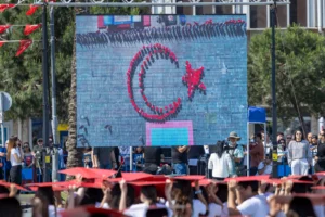 İzmir'de 19 Mayıs Atatürk'ü Anma, Gençlik ve Spor Bayramı coşkusu.