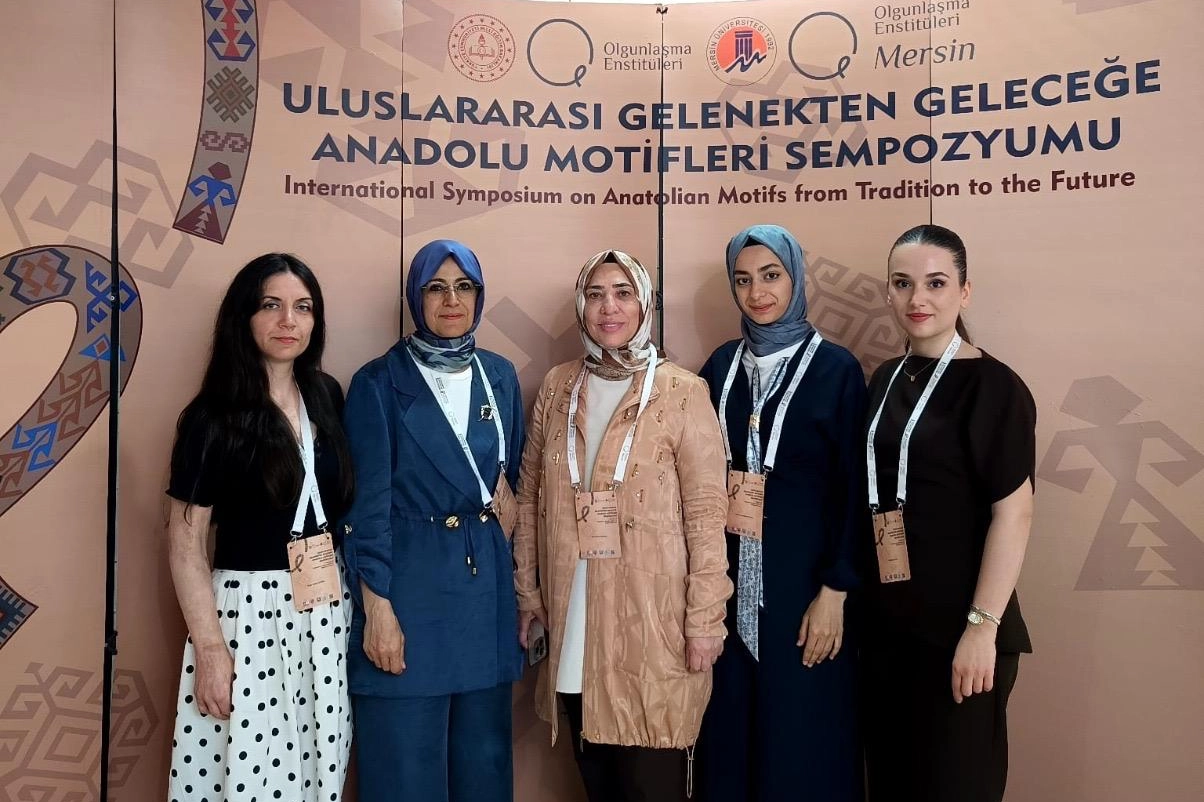 Bursa Olgunlaşma Enstitüsü'nün Anadolu Motifleri Sempozyumu'ndaki katılımı ve kültürel miras sunumu
