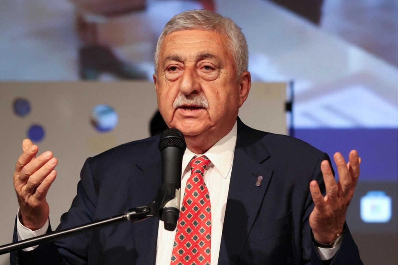 TESK Başkanı Bendevi Palandöken, yüksek faiz oranlarının esnafı zorladığını belirtiyor.
