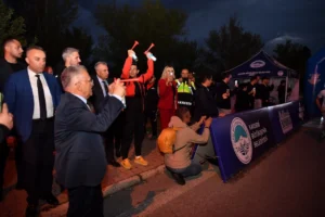 Kayseri'de 19 Mayıs Gece Koşusu'na katılan vatandaşlar ve sporcular