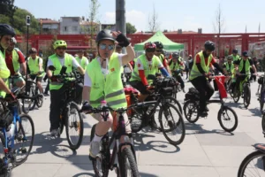 Bakırköy'de 19 Mayıs Atatürk'ü Anma, Gençlik ve Spor Bayramı kapsamında düzenlenen bisiklet turu ve spor etkinlikleri.