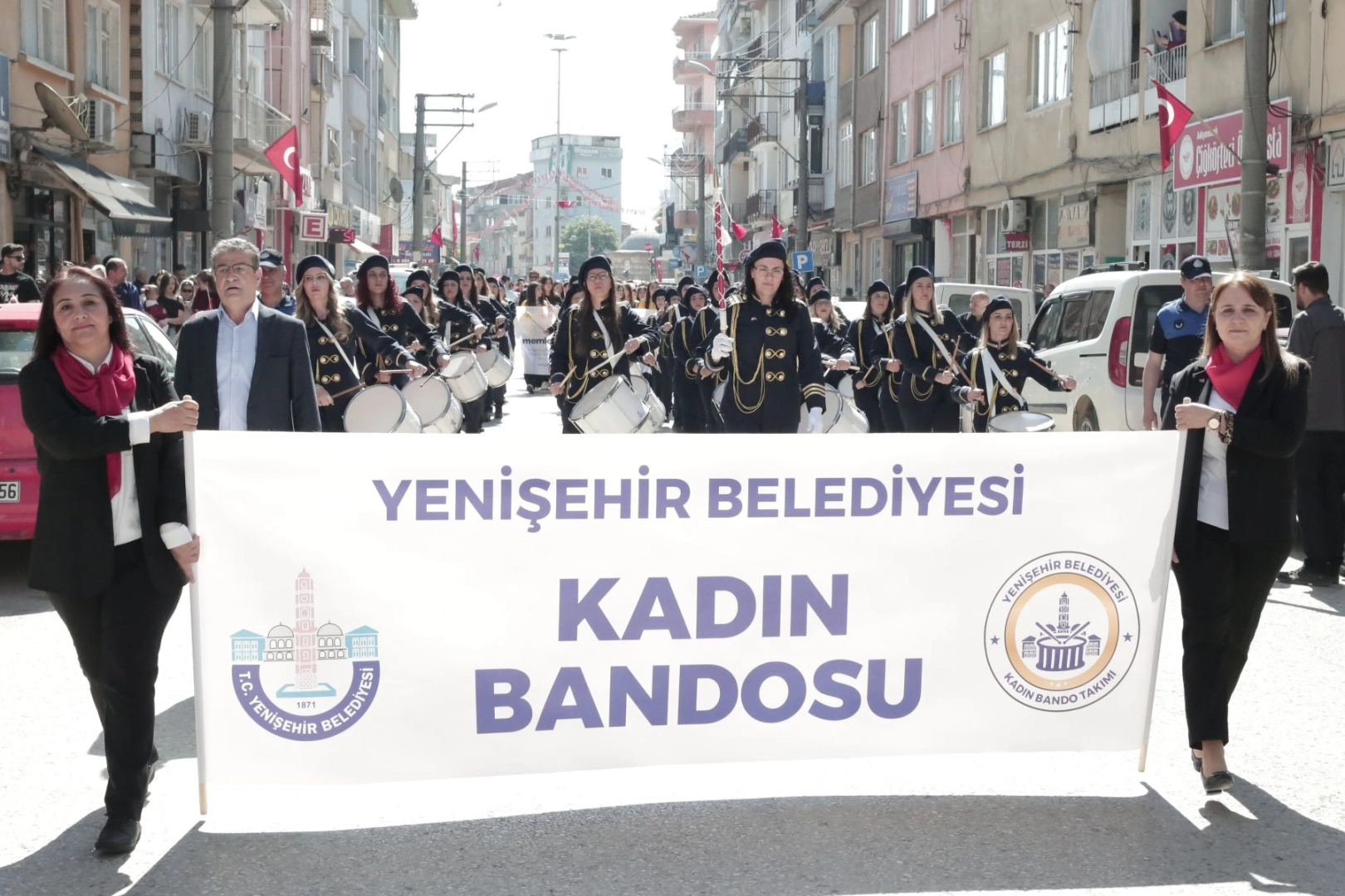 Yenişehir Belediyesi Kadın Bando Takımı ilk gösterisini gururla sundu