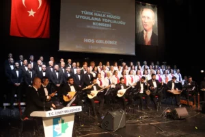 İzmit Belediyesi Türk Halk Müziği Uygulama Topluluğu konseri